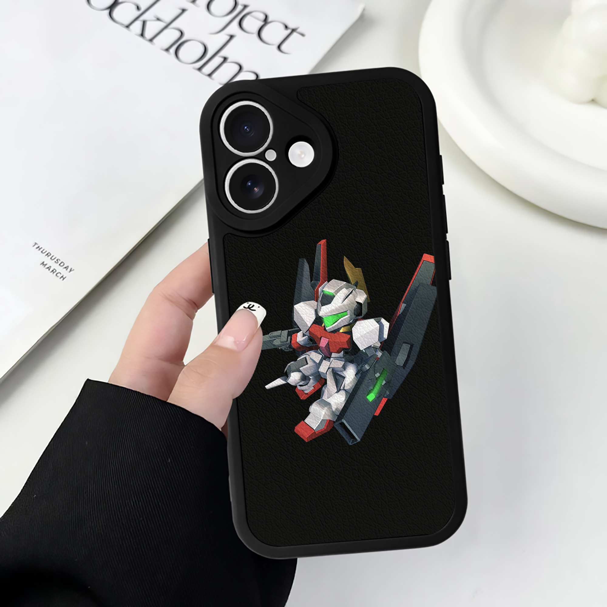 （画像用） 機動戦士ガンダム Mobile Suit Gundam 【iPhone 16シリーズ対応】シリコンスマホケース（レザー調） 材質：シリコン